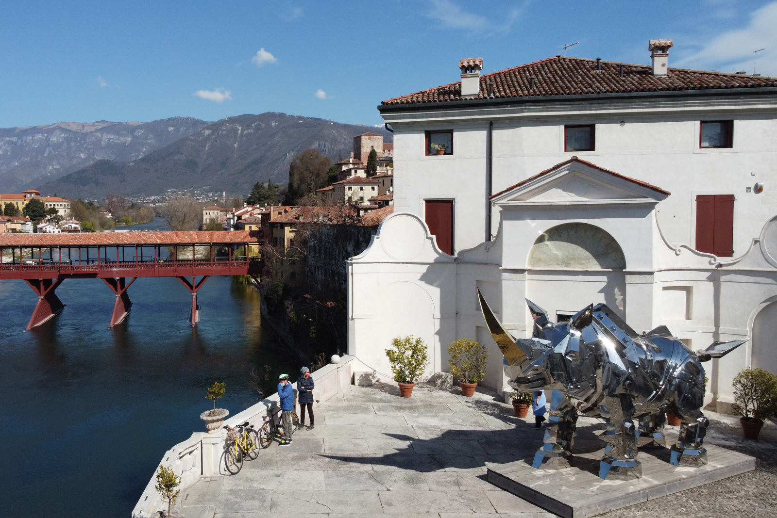 Public Art and International Presence