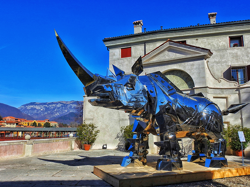 King Kong Rhino by Taiwanese artist Shih Li-Jen — stainless steel sculpture exhibited at Palazzo Sturm, Bassano del Grappa, Italy